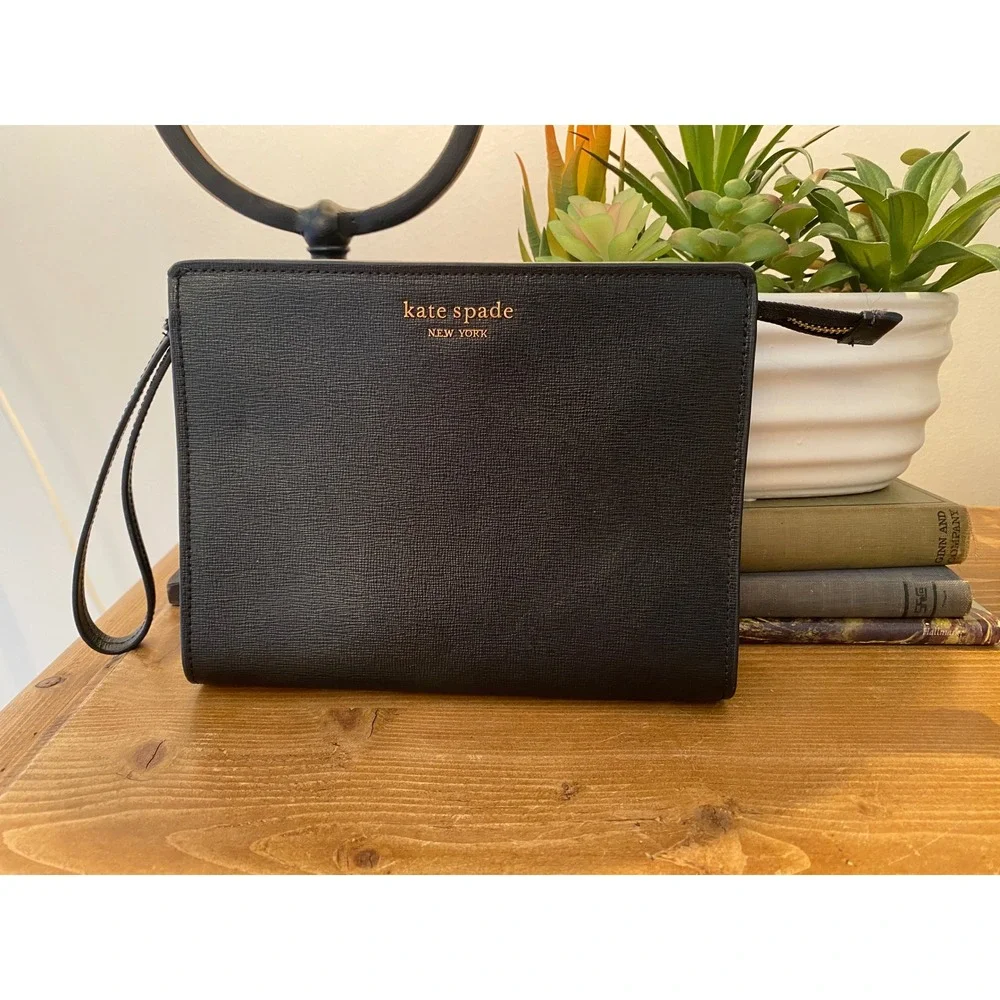 Kate Spade New York Black Saffiano Leather Wristlet Clutch Gold Logo Bag‎